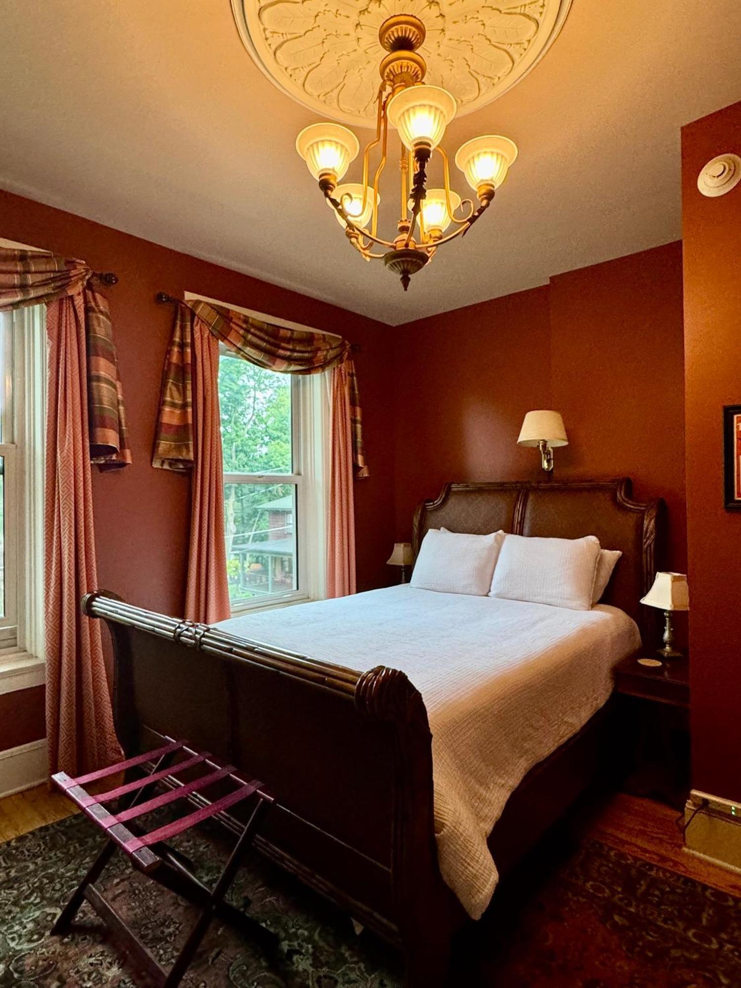 The Edwards Waterhouse Inn Fredonia Exterior photo